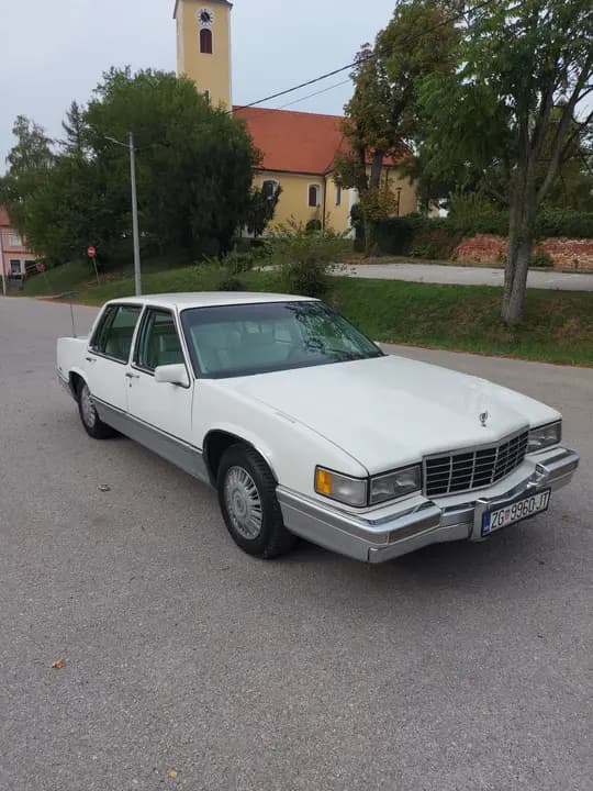 Prodajem vozilo marke Cadillac Devill sedan. V8 PFI   12000 €