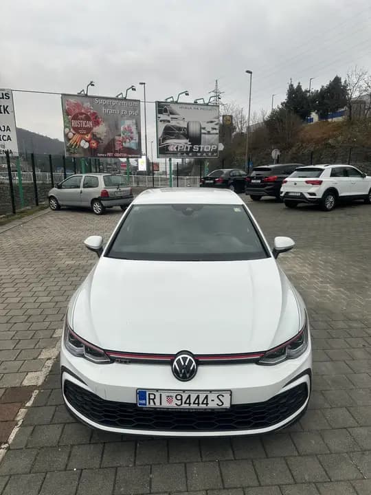 VW Golf 8 GTI (DSG, IQ LED, ACC, DCC, Harman Kardon)