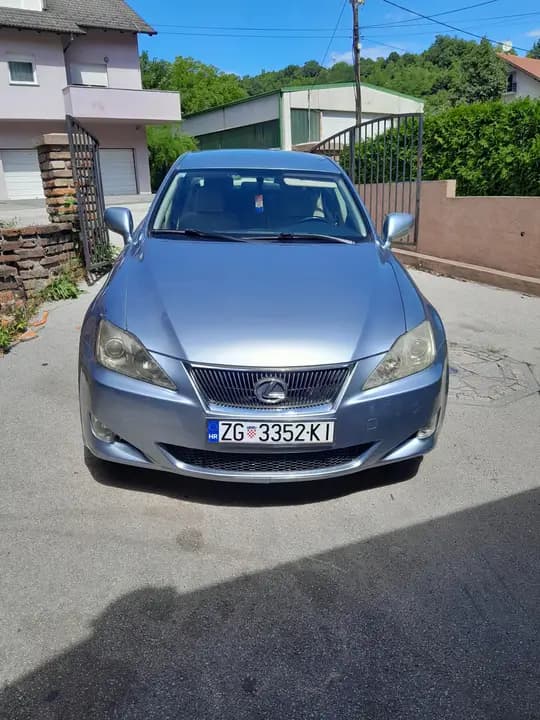 Lexus IS220d