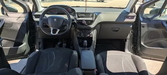 Peugeot 208 2014. god - registriran do 11/26