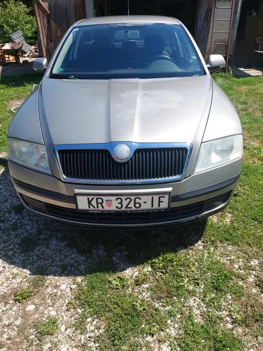 Prodajem auto