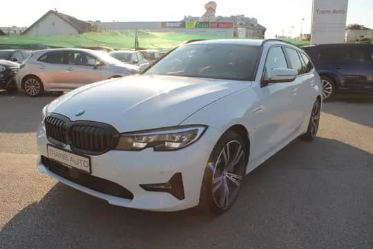 BMW serija 3 330e Touring *LED, PANORAMA, NAVIGACIJA*