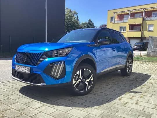 Peugeot 2008 1,2 GT,u garanciji do 3/2029 automatik