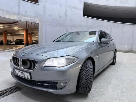 BMW 530d xDrive Touring Luxury line / Automatik