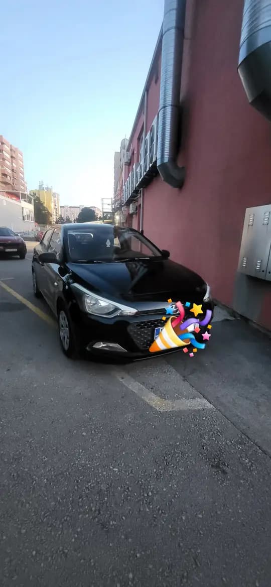 HYUNDAI I20, BENZIN, CRNI, ODLIČAN
