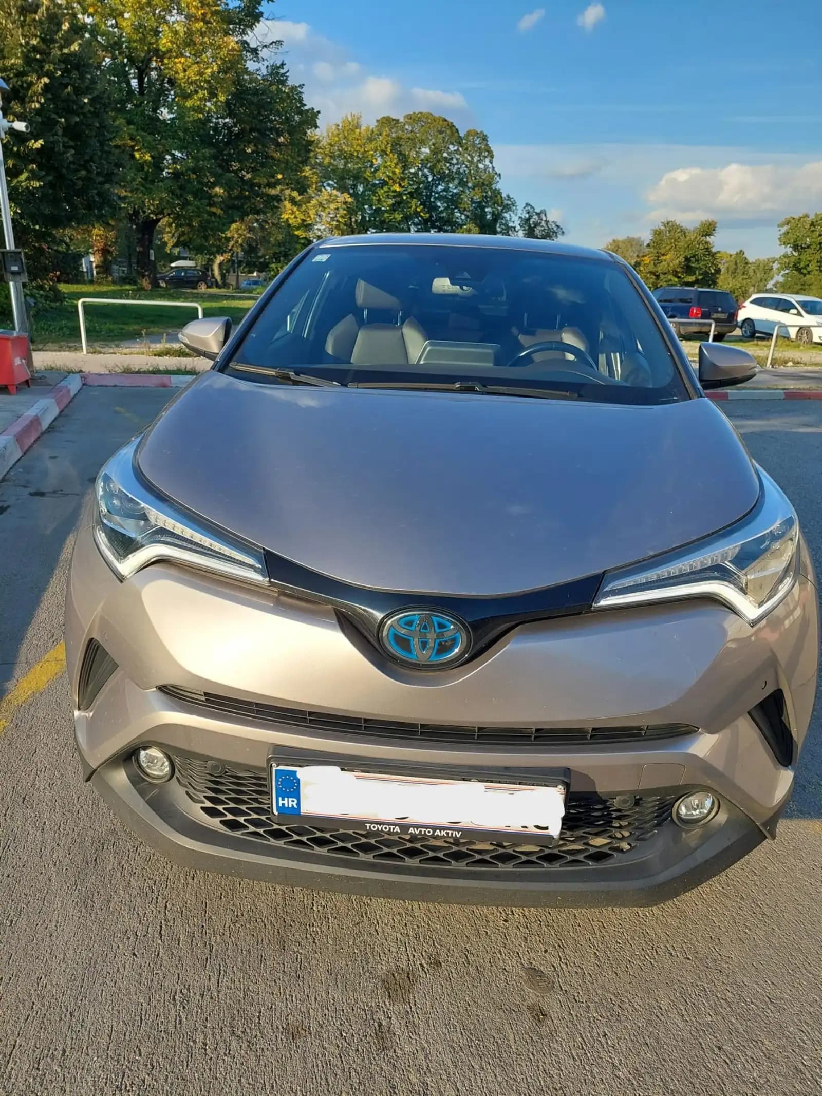 Prodajem Toyotu CHR