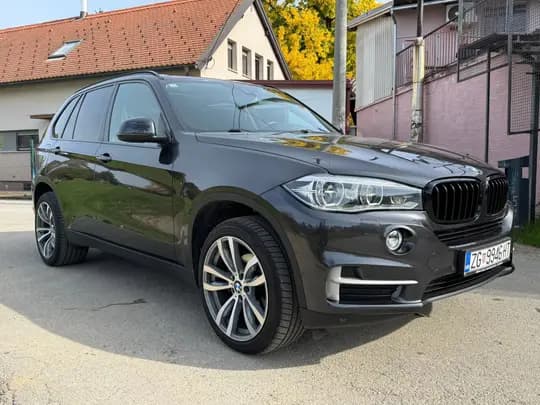BMW X5 xDrive30d AUTOMATIK – Koža, Panoramski krov, Kamera, PDC – 12/2015