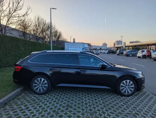 Prodajem Škoda Superb Combi 2,0 TDI