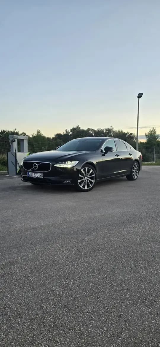 Volvo S90