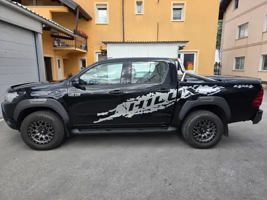 Toyota Hilux 