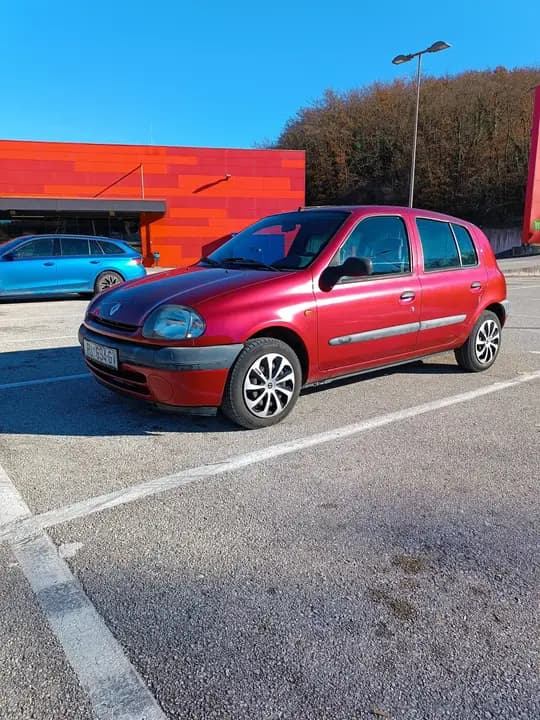 Renault Clio 1.2 RN prvi vlasnik reg. 01/2027