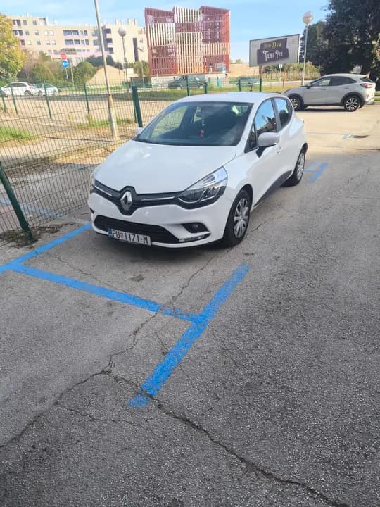 Clio IV 2018 168000km,eeg 10/2016,svi servisi odrađeni