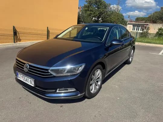 VW Passat BMT 110 TDI full led i reg. godinu dana