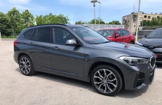 BMW X1  S-drive, M - Paket, 2021. god, automatska dvozonska klima, LED farovi,  vlasnik