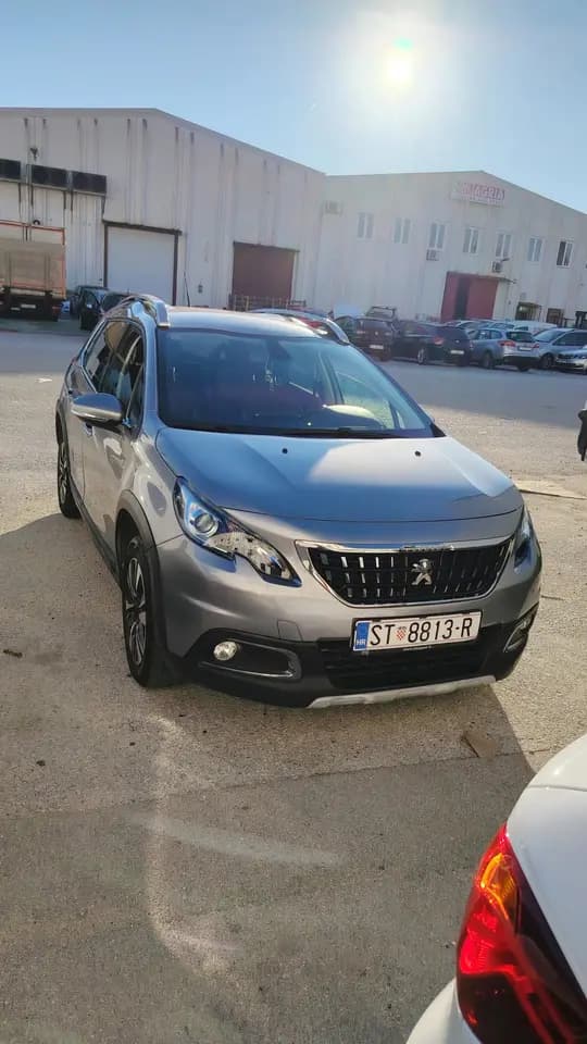 Prodajem Peugeot 2008 1.5 bluehdi 