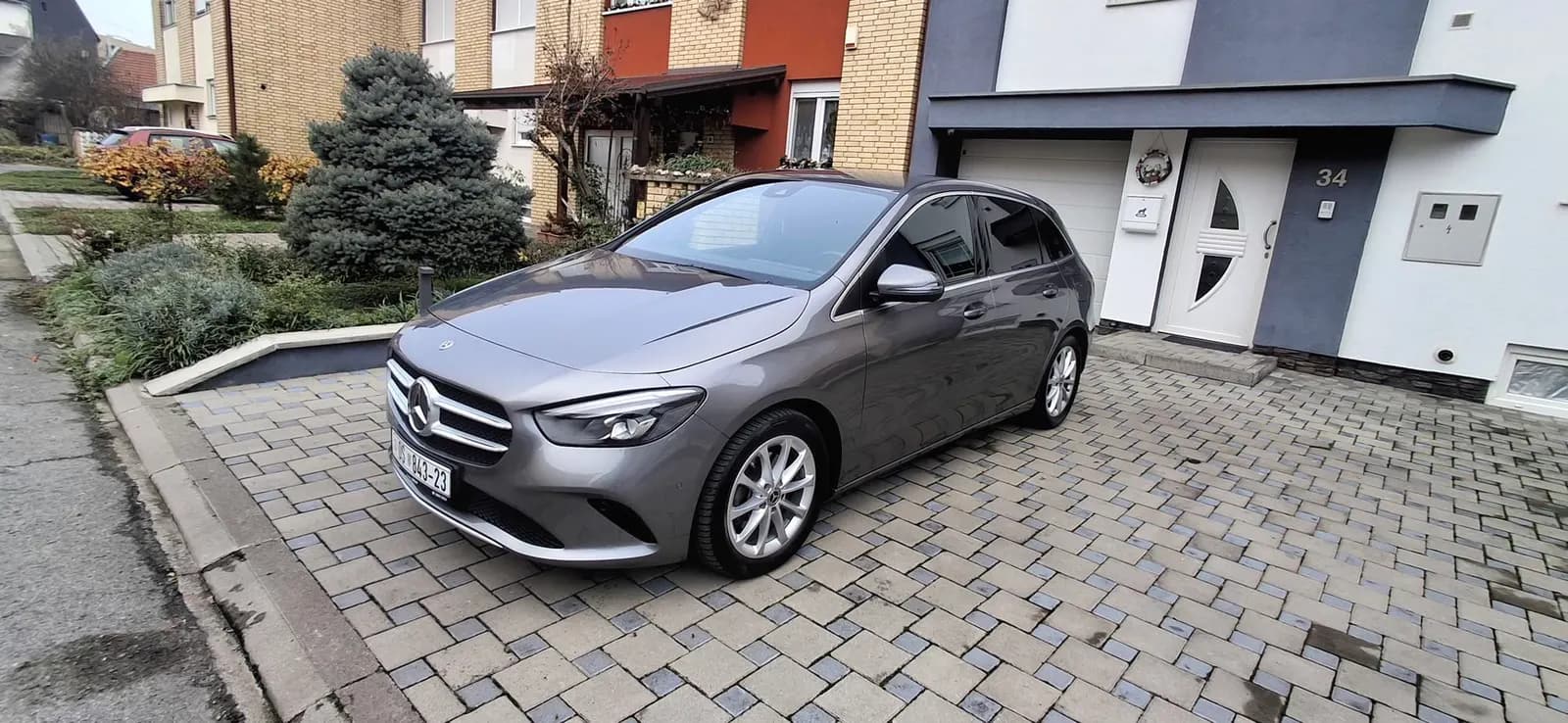 Mercedes B 200