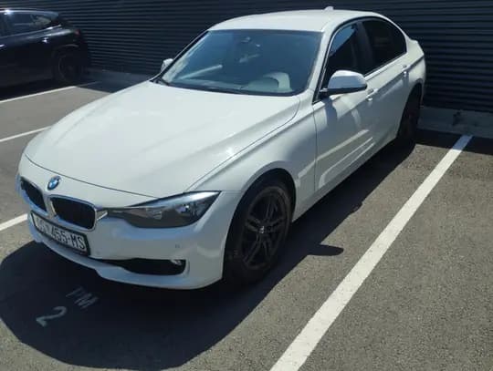 BMW F30