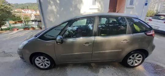 Prodajem Citroen C4 picasso,VTi benzin,2011.godine,prešao 160000 km