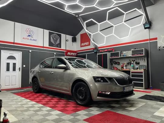 Škoda Octavia 1.6 TDI, 62800km