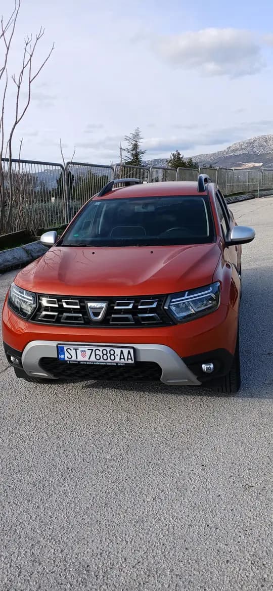 Dacia Duster 8600kmPrest,firma