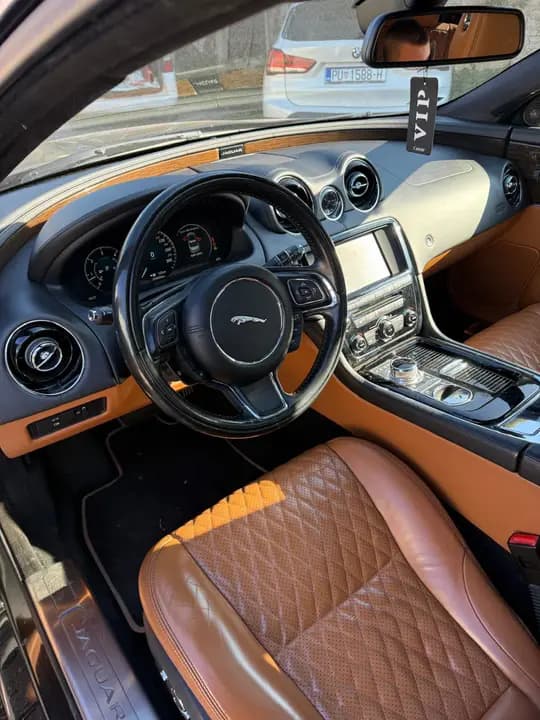 JAGUAR XJ 3.0 D ,2017 TOP