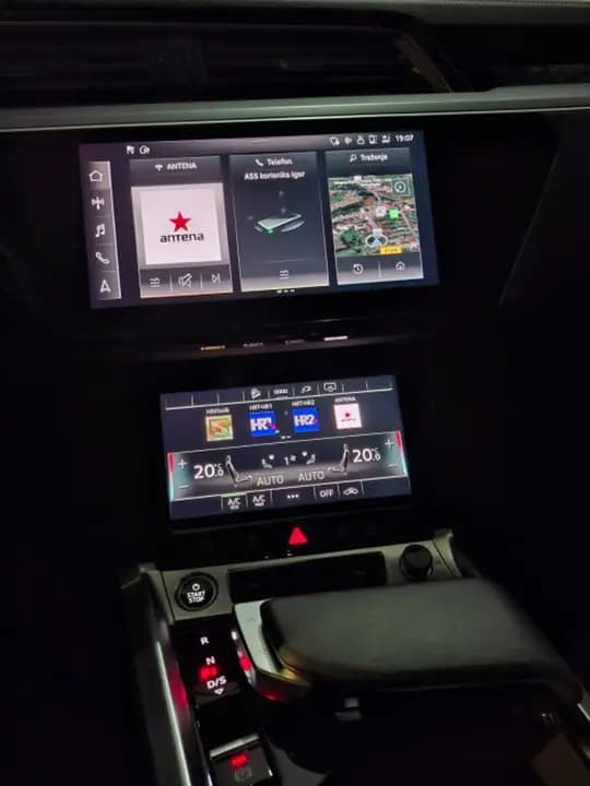 Audi Q8 e-tron quattro Business Matrix/Nav 6/2024