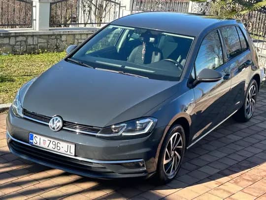 VW Golf 7.5 1,6 TDI,Matrix led svjetla,acc,radar.carplay,navigacija