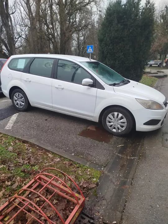 Ford fokus  karavan  1,6  2009.god. reg.02/2027.