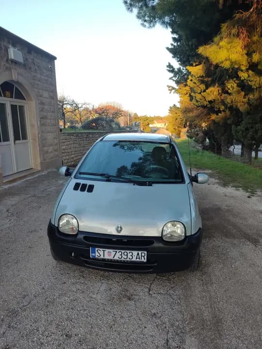 RENAULT   TWINGO  1.2  "TOP STANJE"- KLIMA, SERVO