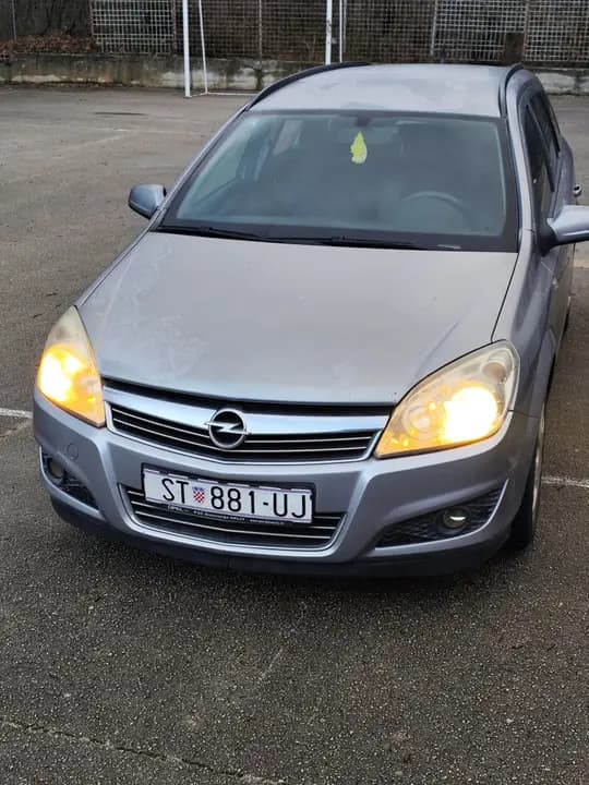 Prodajem opel astru