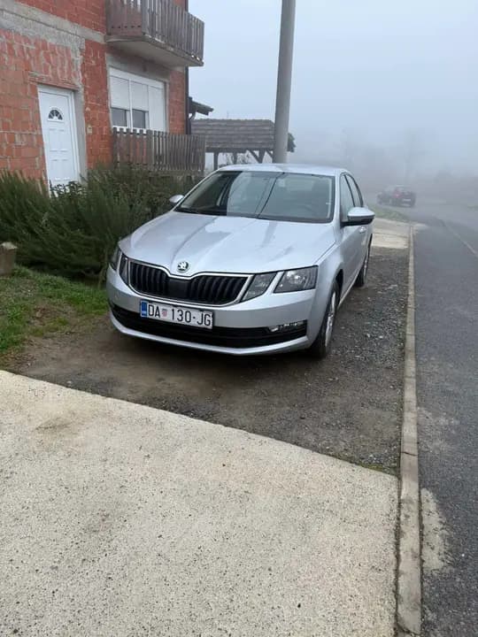Škoda Octavia 2018. god - 62500 km, servisna knjižica, aluminijski naplatci