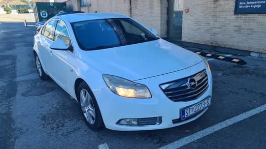Opel Insignia, 2012. god., 2.0 CDTI 160 KS, reg. do 2/2027, svi servisi napravljeni