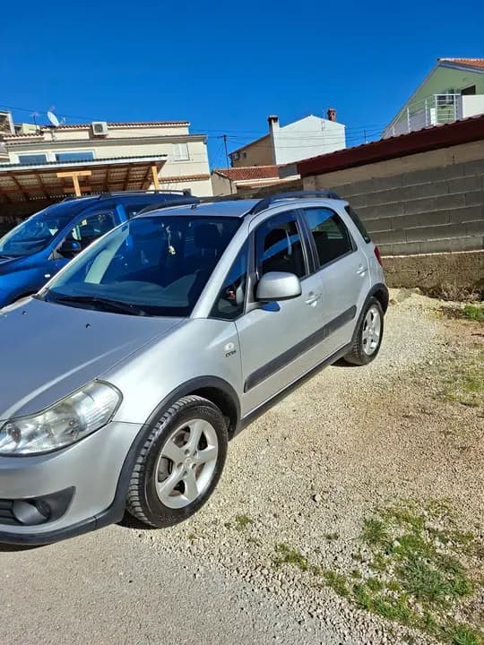 Suzuki SX4