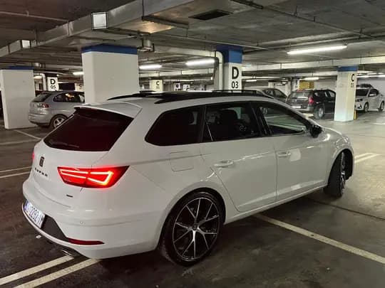 Seat Leon CUPRA ST 4Drive - 2.0 TSI, 300KS, Panorama, DCC, Beats audio