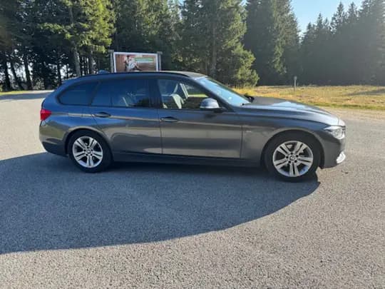 BMW 320d karavan, automatik, prvi vlasnik kupljen u Hrvatskoj, 105.000 km 10/2017. u sustavu pdv