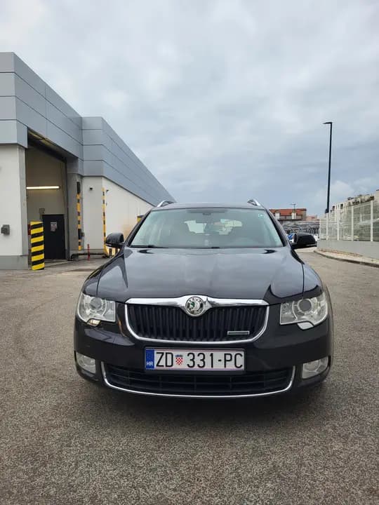 Škoda suparb 1.6 dizel 2012 godina