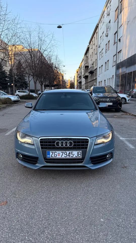 Audi A4 2.0TDI Avant 2011. god, automatik, S-Line