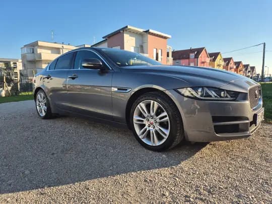 Jaguar xe