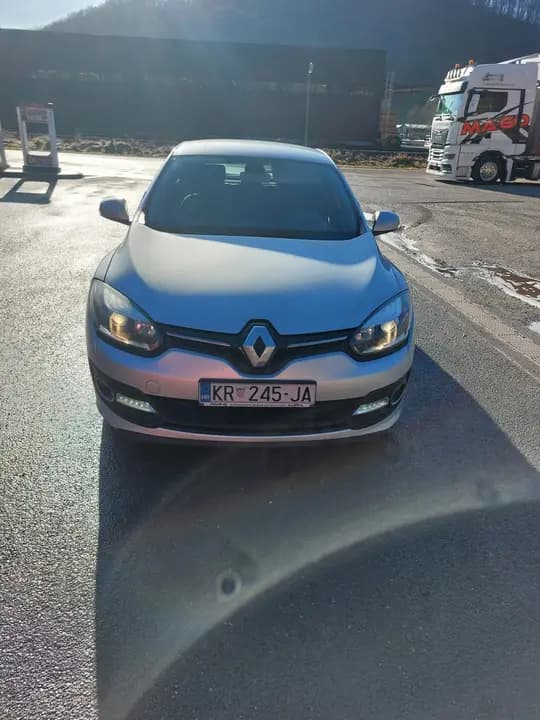 renault megan 1,5 dci   81kw     reg. 04/27