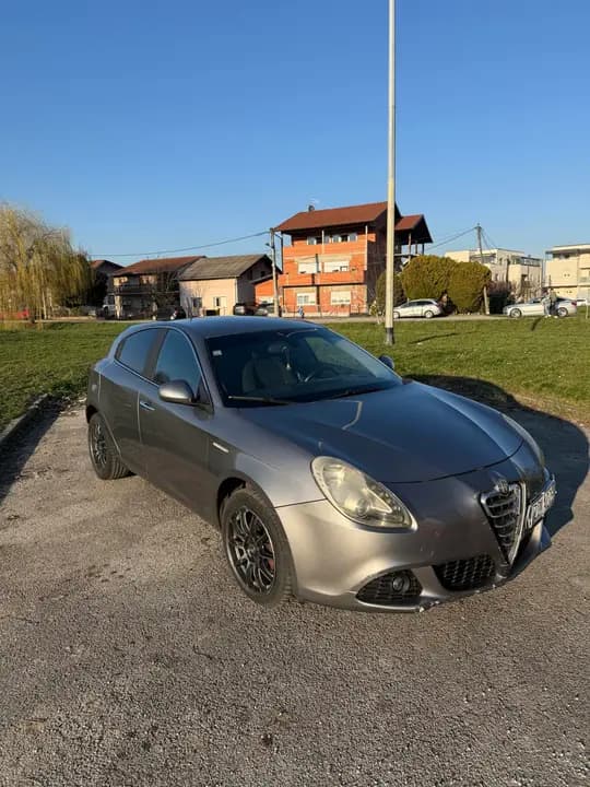 Alfa Romeo Giulietta 1.6 JTD (2011)