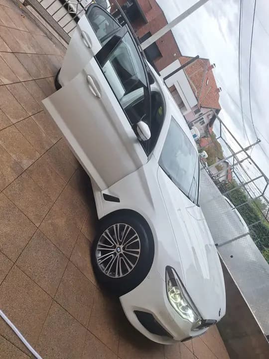BMW Serija 5 2019. god, hibrid, automatik, koža, servisna povijest, kamera