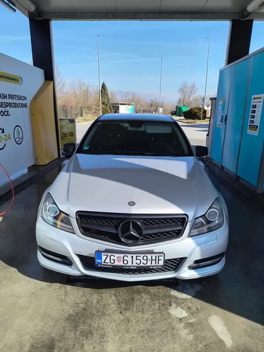 Mercedes benz c220 w204