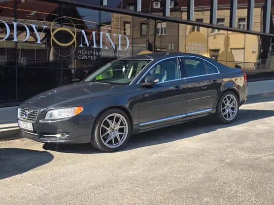 Volvo S80 