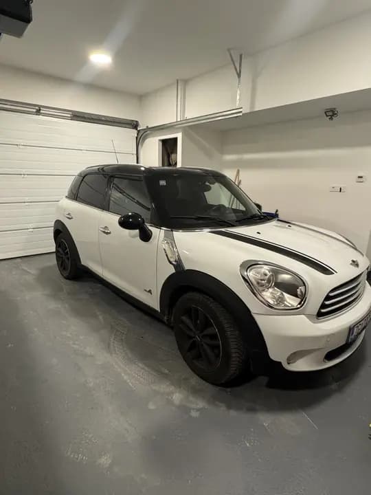 MINI  COOPER COUNTRYMAN 