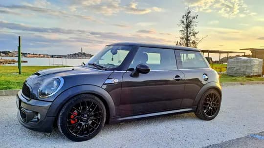 MINI Cooper S (LCI) – N18 (184 KS) – 125.000 km – Panorama – JCW Look