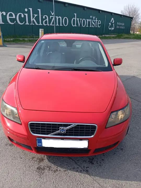VOLVO S40