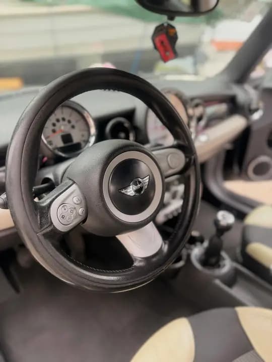 Prodajem cooper mini one 2010