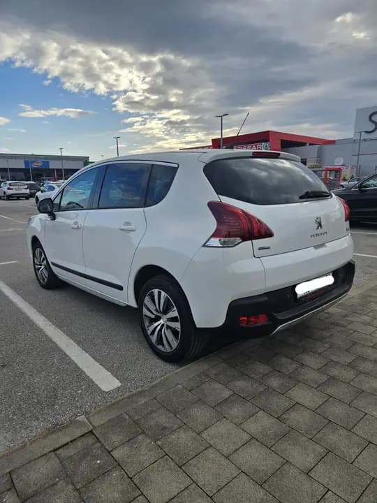Peugeot 3008, 2016g, 92000km, veliki servis, sve nove kočnice...benzin 130KS