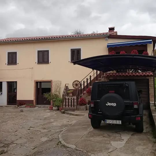Očuvan Wrangler 2.8 crd