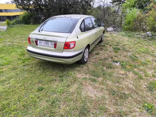 Hyundai Elantra 1,6 benzin 2004.g